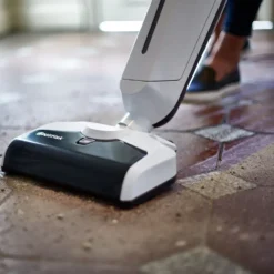 Nilfisk 128390053 Set Combi + EU Washer Hartbodenreiniger + Extra-Bürstrolle, Wischen, Saugen & Trocknen In Einem, Selbstreinigungsfunktion, 2 Tanks -Rowenta || Bosch Verkäufe 0b866a89240d63b5a32dba503e8f2b04