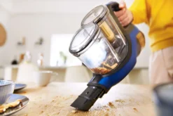 Philips SpeedPro Max 2-in-1 Kabelloser Staubsauger, 360°-Saugdüse, 25.2 V, 60 Min. Akku, Blau (XC8045/01) -Rowenta || Bosch Verkäufe 1d559f9362f8e40c865d2a62ba63df88