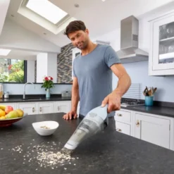 Black & Decker NVC215W Dustbuster, Eisblau -Rowenta || Bosch Verkäufe 62b5f8b258a27235734f0831f5f094cb