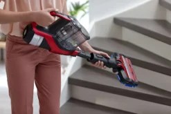 Philips SpeedPro Max 2-in-1 Kabelloser Staubsauger, 360°-Saugdüse, 25.2 V, 65 Min. Akku Laufzeit, Rot (XC7043/01) -Rowenta || Bosch Verkäufe c25401d81bb28fe8107620e658379e05